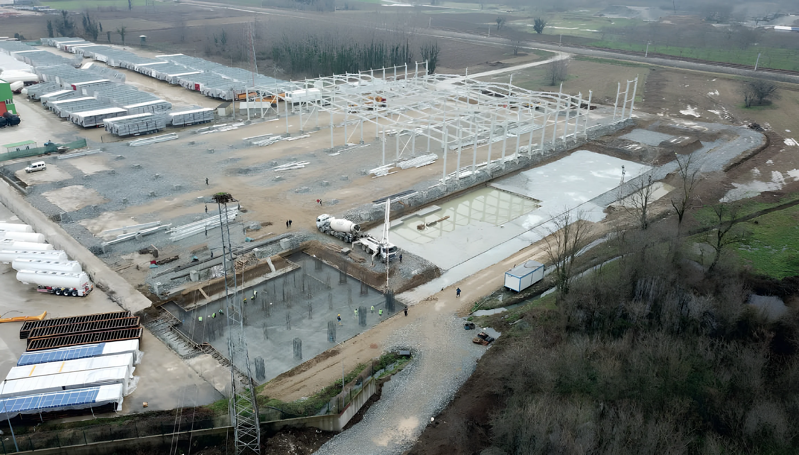 Tırsan fabrikasının çelik konstrüksiyon aşaması